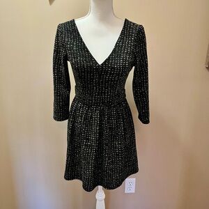 Alya 3/4 Sleeve Deep V Neck Black Dress Size Medium